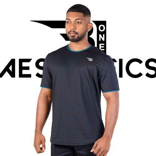 black crew neck t-shirt