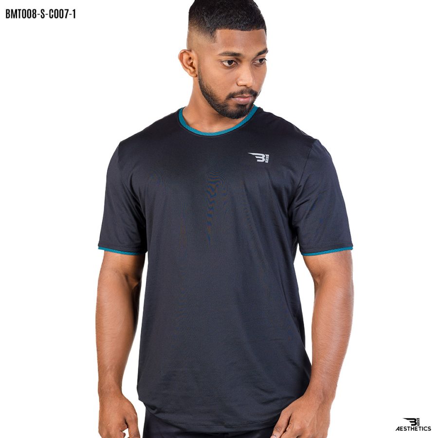 black crew neck t-shirt