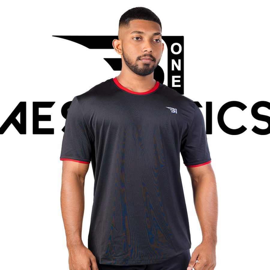 black crew neck t-shirt