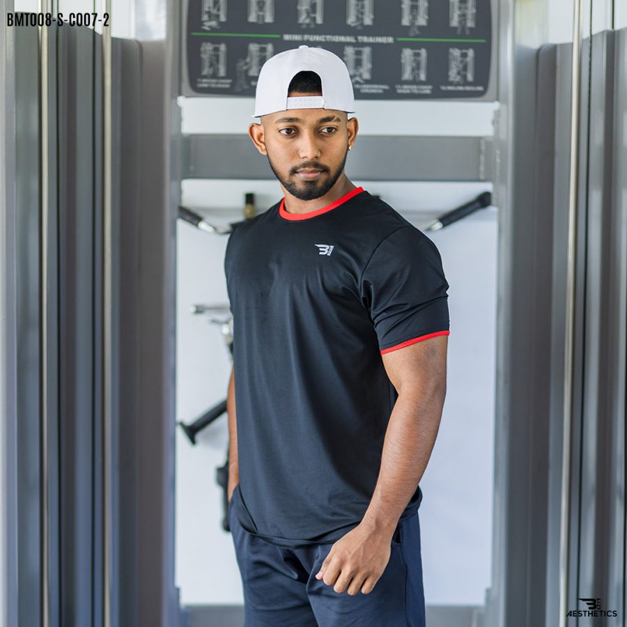 black crew neck t-shirt
