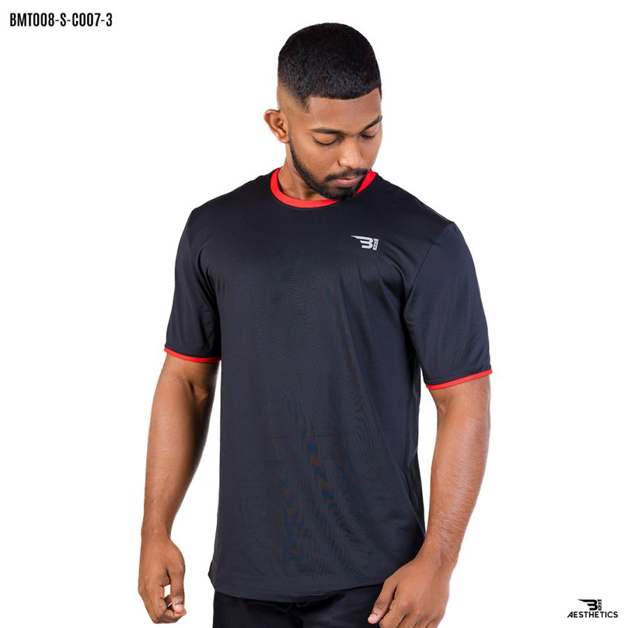 black crew neck t-shirt