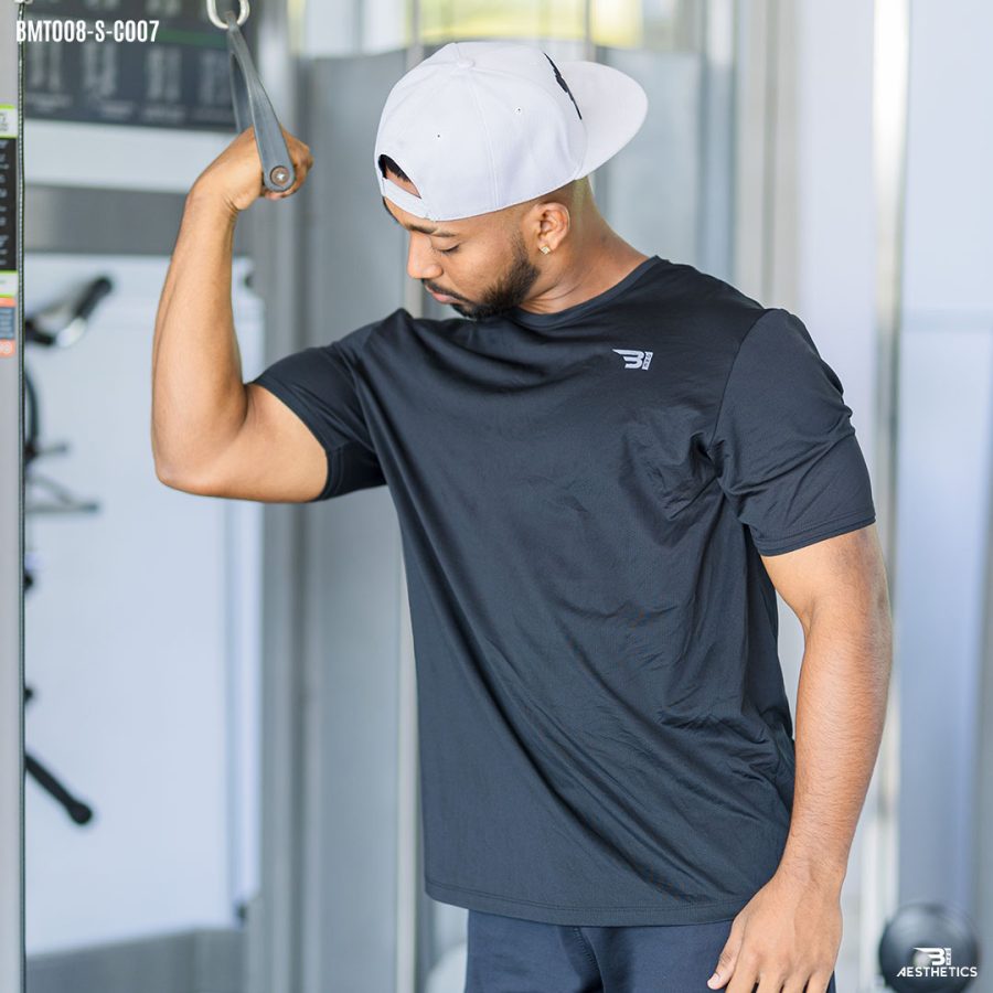 black crew neck t-shirt